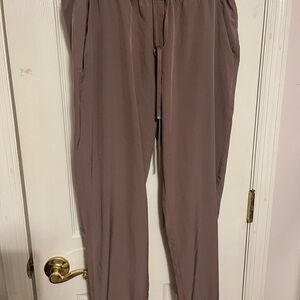 L7 Mono B Brown Sweatpants with Drawstring Waist and Tapered Ankle